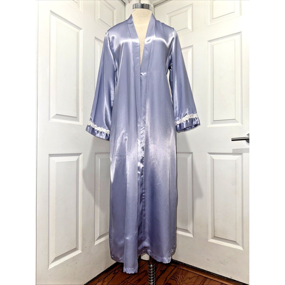 Gilligan O'Malley  S/M Luxe Flower Trim Lilac Purple Satin Belt Granny Core Robe